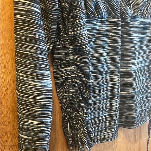 Mixit Women's Black and Gray Striped Top Sz XL - Picture 4 of 6